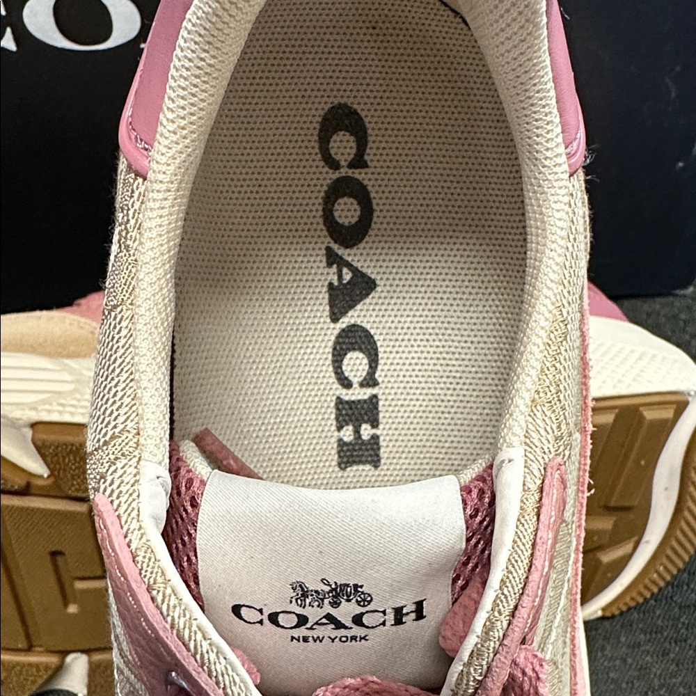 Coach ladies size 7.5 sneakers new in box
Sig tech runner pink/Lt. khaki - Picture 8 of 11